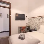 Hostel Happy